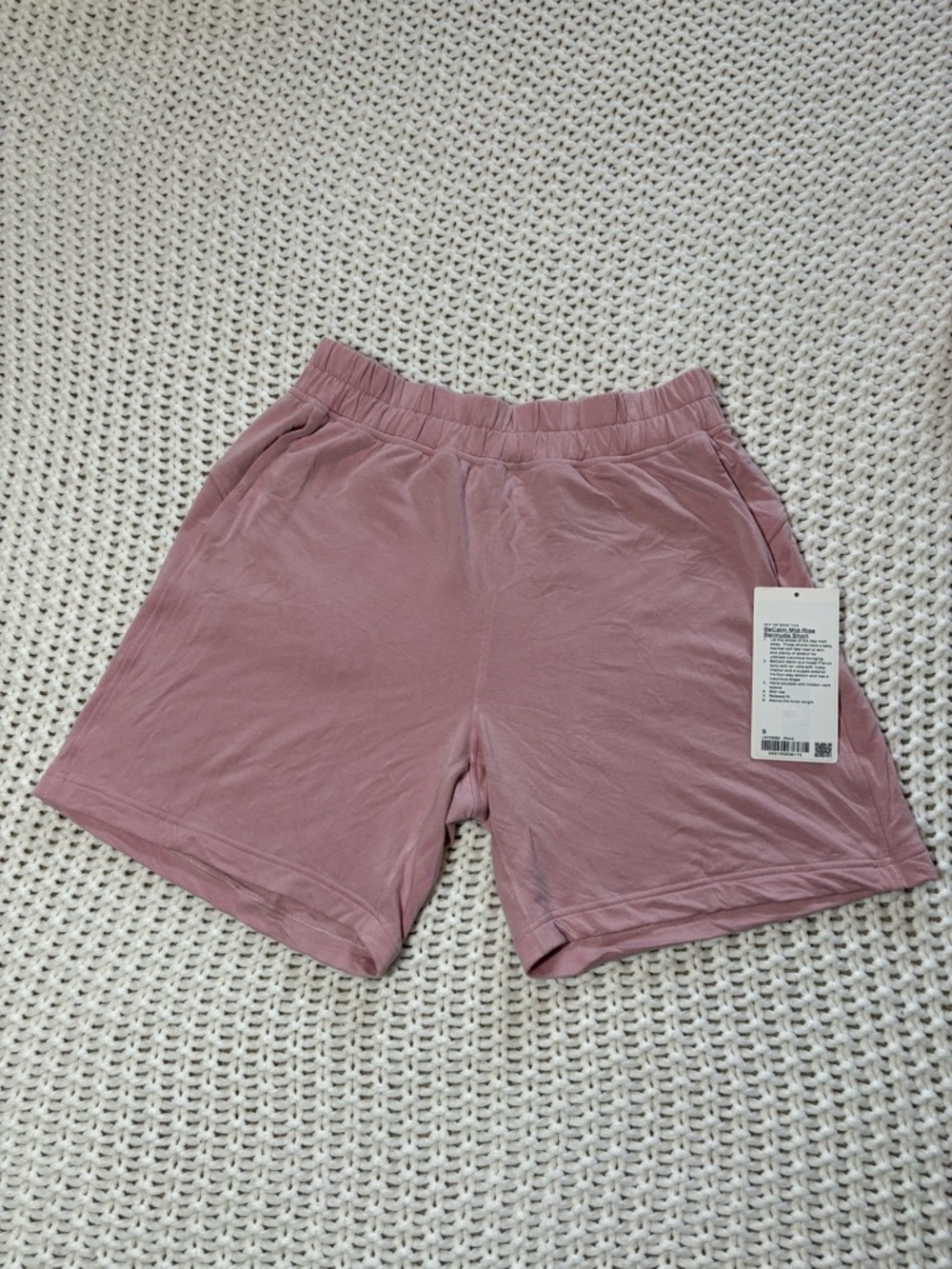lululemon BeCalm Mid Rise Bermuda Short in Pink Haze Size Small